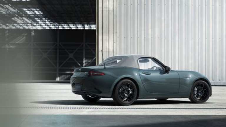 MAZDA MX-5 2027: AFFINATA PER IL PURO PIACERE DI GUIDA