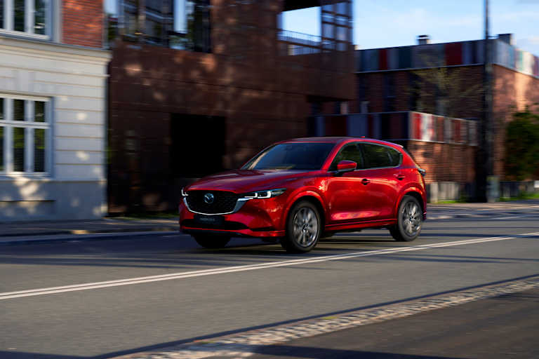 Mazda CX-5 z najlepszą oceną w teście uderzenia bocznego według IIHS