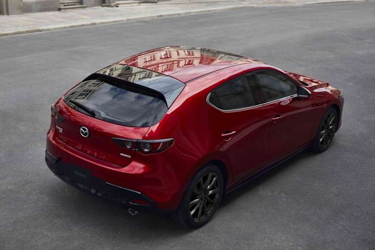 Sedan a hatchback – co je różni i czym się kierować przy wyborze rodzaju nadwozia?