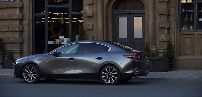 Sedan – co przemawia za tym rodzajem nadwozia?