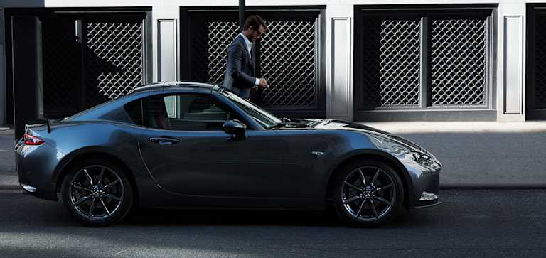 Mazda MX-5 RF – poznaj legendarnego roadstera