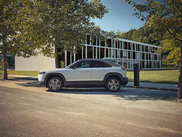 Elektromobilność w Polsce – czym jest i co oznacza dla rynku motoryzacji?
