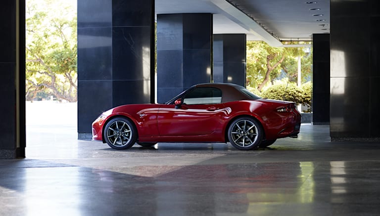 Mazda MX-5: poznaj wersje wyposażenia kabrioletu od Mazdy