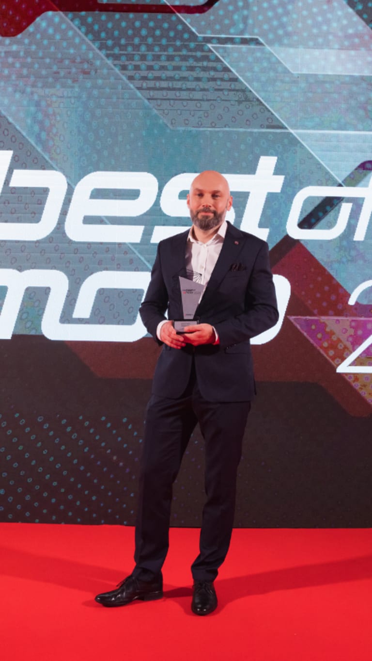 Mazda6e zwycięża w kategoriach Samochód Rodzinny Roku i Design Moto w plebiscycie The Best of Moto 2025