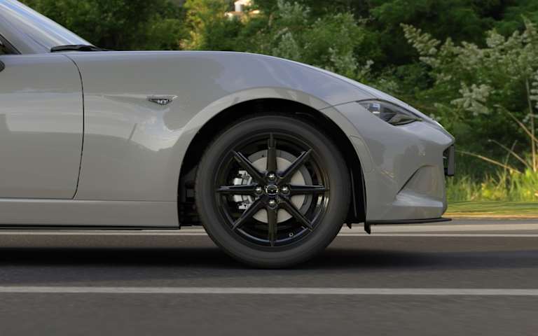 Wybierz wersję wyposażenia Mazdy MX-5 Roadster