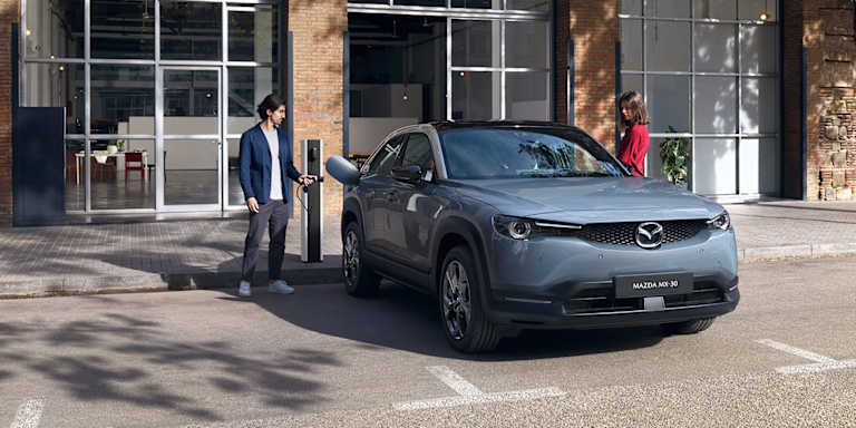 Ładowanie Mazdy MX-30