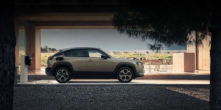 Mazda MX-30 a MX-30 R-EV