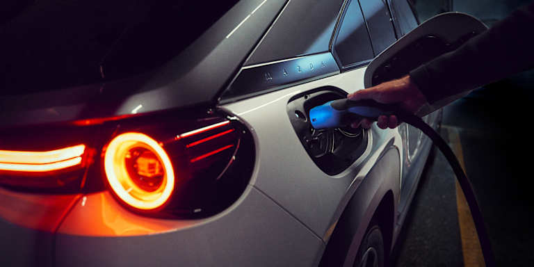 technologie wspierające samochody elektryczne