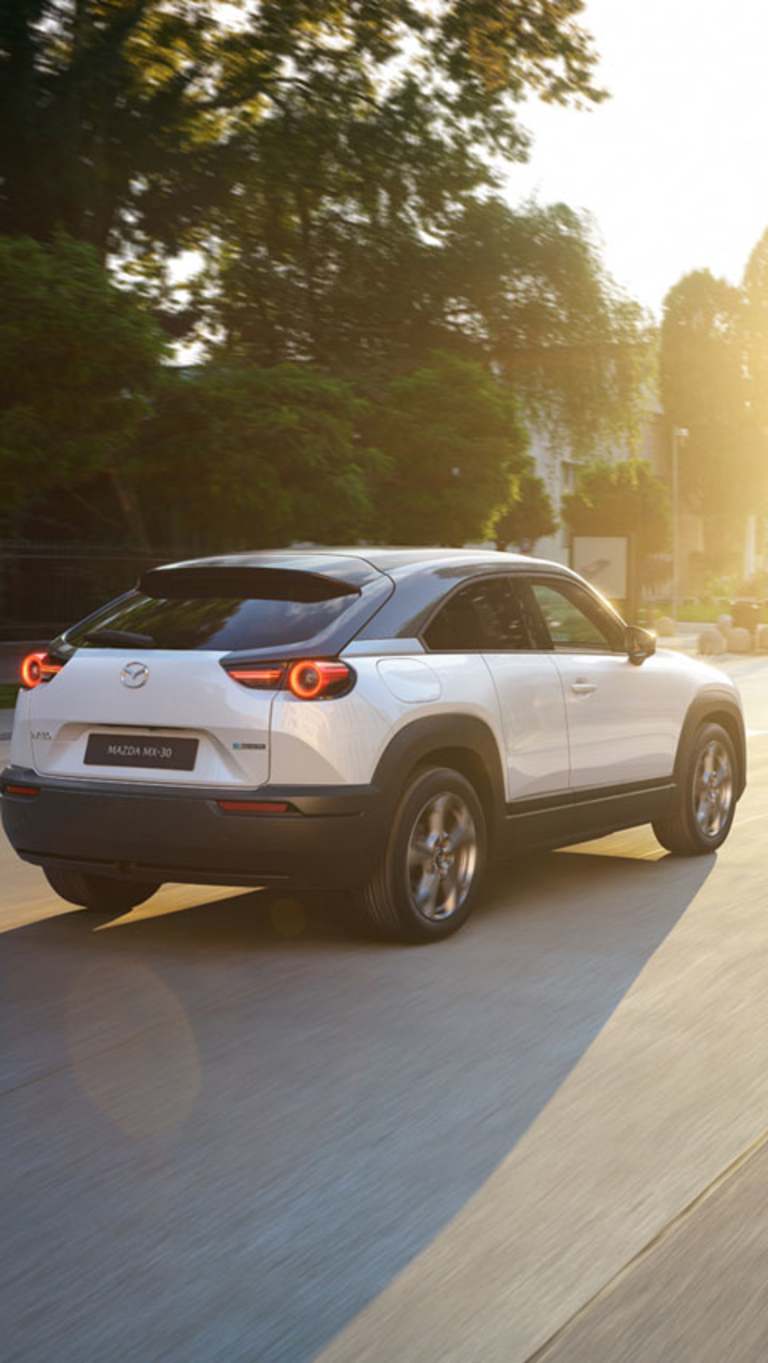 Elektromobil Mazda MX-30 ako náhradné vozidlo počas pravidelných servisných prehliadok zdarma