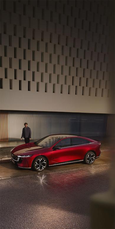 Elektrisches Fahrerlebnis geprägt durch japanische Handwerkskunst