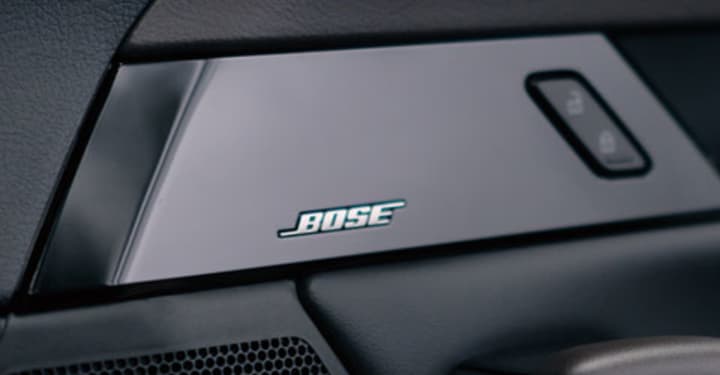 Společně jdeme proti konvencím:  30 let spolupráce Mazdy a Bose
