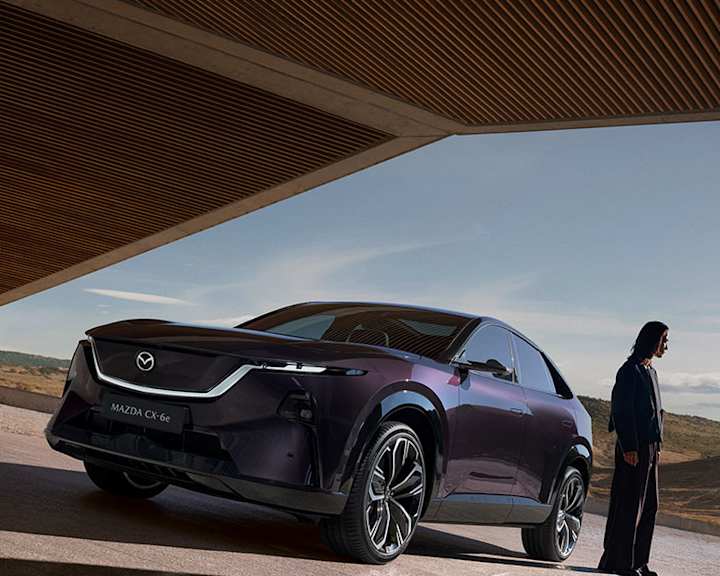 ELEKTROMOBILITA POVÝŠENÁ NA UMĚNÍ