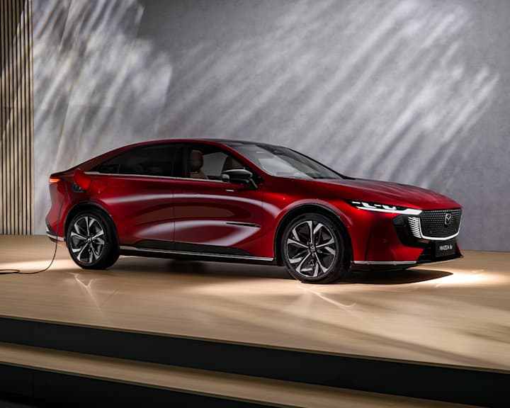 MIT MAZDA UND E.ON DRIVE IN DIE ENERGIEZUKUNFT