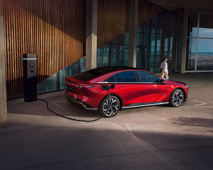 DIE MAZDA LADELÖSUNGEN