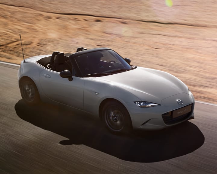 Mazda MX-5 compie 35 anni