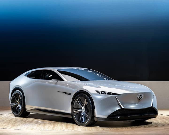 MAȘINILE CONCEPT MAZDA