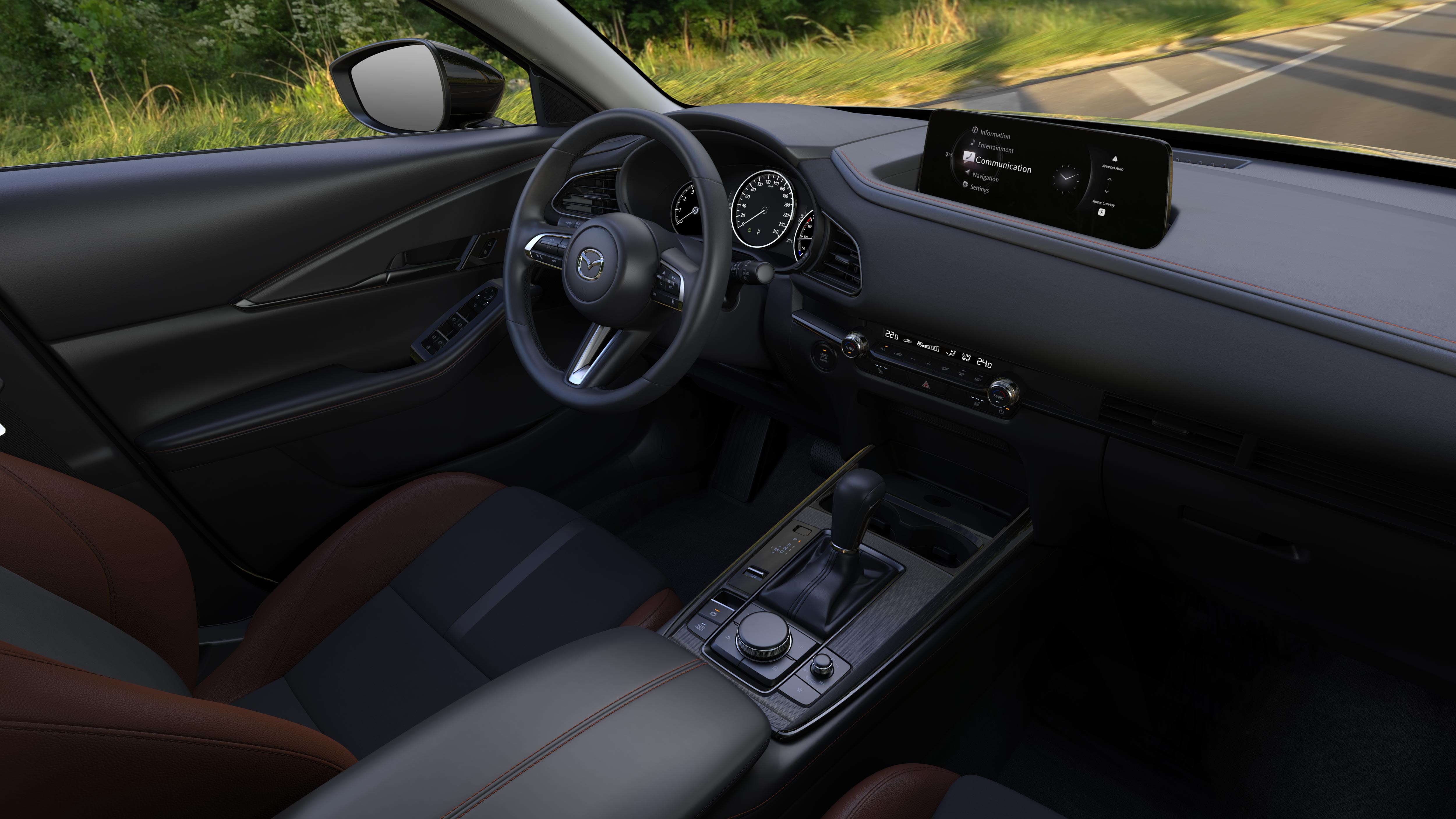 Mazda CX30 w wersji specjalnej Homura i Nagisa