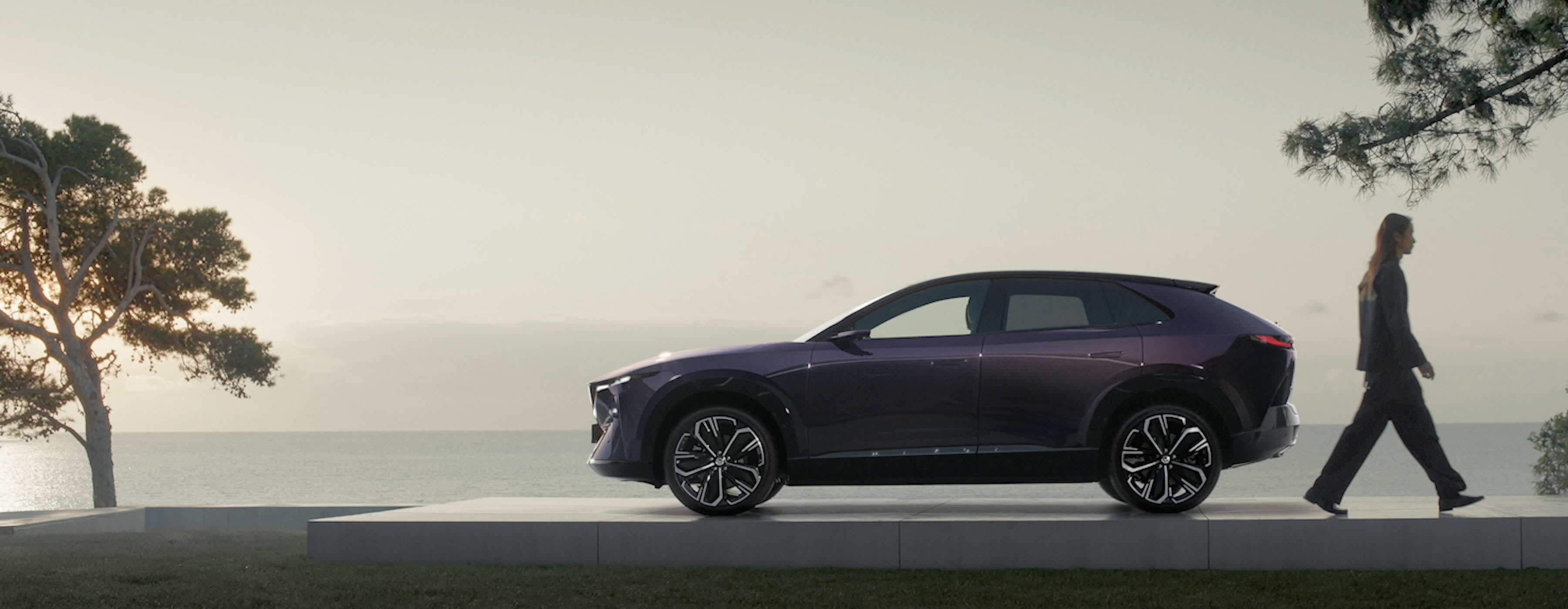 Premiär för Mazda CX-6e