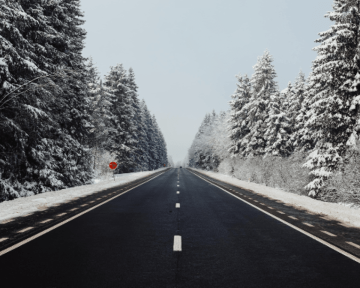 Met de dynamische Mazda3 op roadtrip in een winters landschap